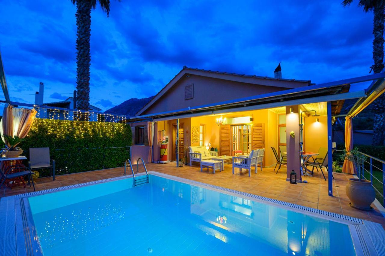 Cozy Small Smart Villa With Private Pool Mikri Mantineia Kalamata Dış mekan fotoğraf