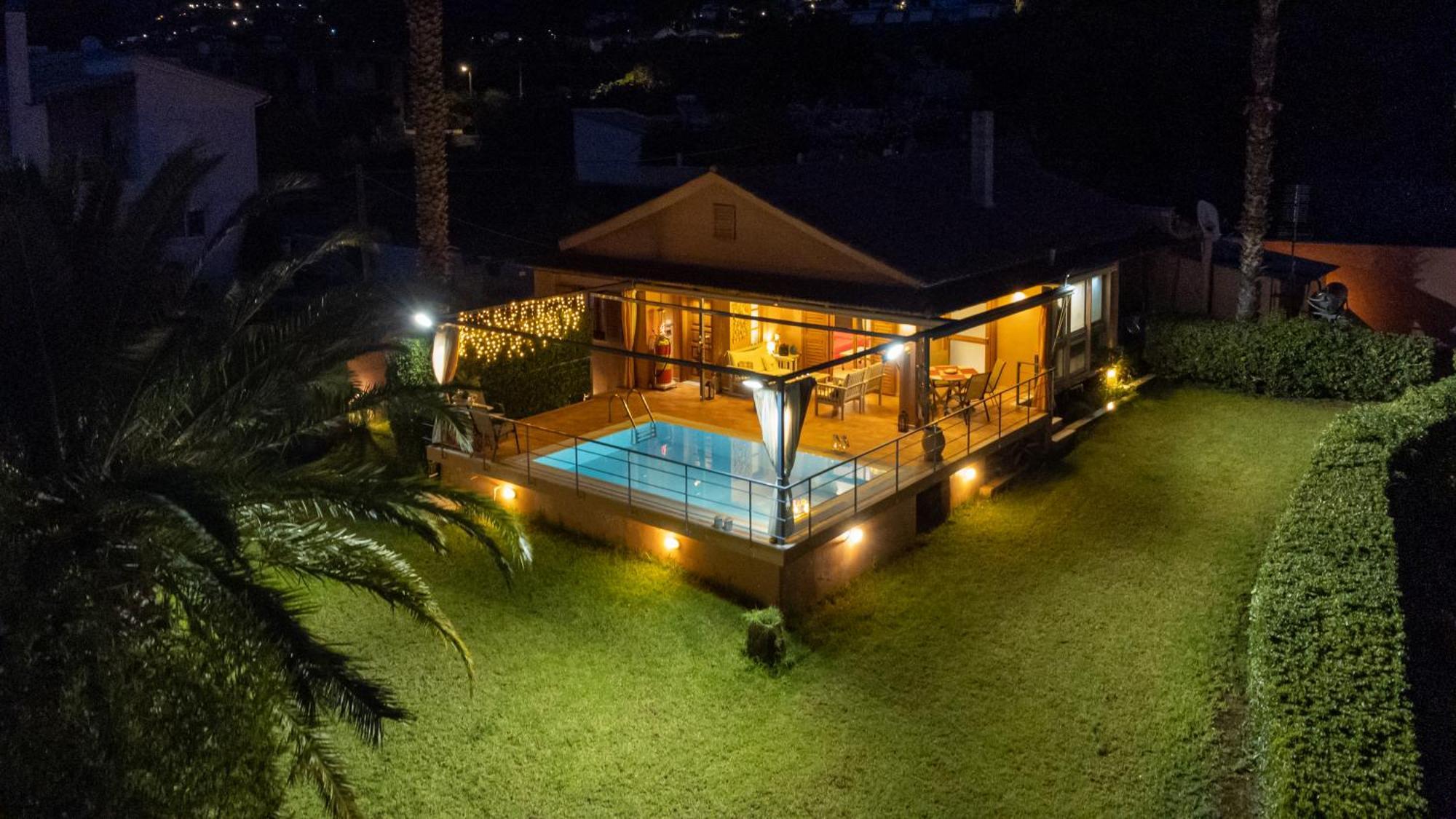 Cozy Small Smart Villa With Private Pool Mikri Mantineia Kalamata Dış mekan fotoğraf