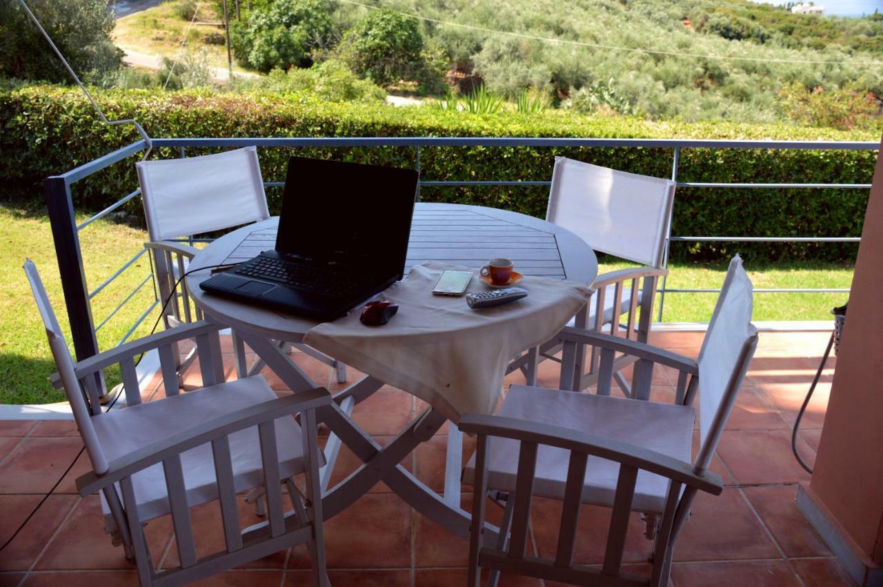 Cozy Small Smart Villa With Private Pool Mikri Mantineia Kalamata Dış mekan fotoğraf